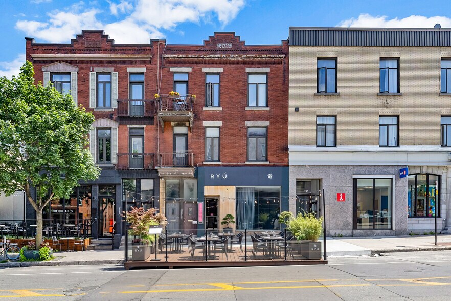 More Photos Of 284-288 Laurier O, Montréal Storefront Retail Residential For Lease