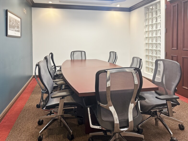 More Photos Of 4651 Salisbury Rd, Jacksonville Coworking Space