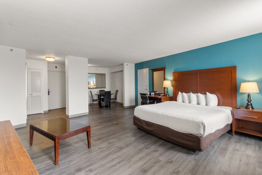 More Photos Of 7675 W Irlo Bronson Memorial Hwy, Kissimmee Hotel For Sale