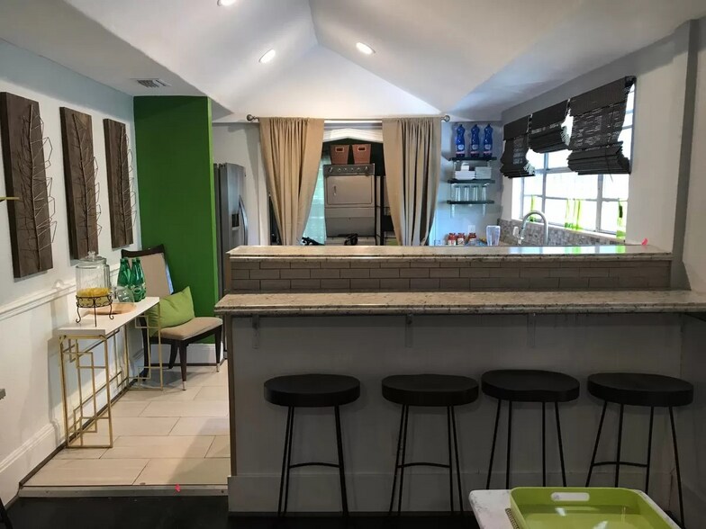 More Photos Of 1113 NW 5th Ave, Gainesville Specialty For Sale