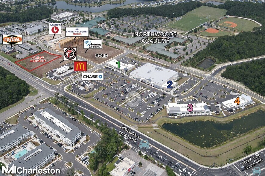 More Photos Of 2700 N Main St, Summerville Supermarket For Lease