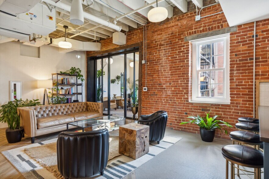 More Photos Of 3309 Elm St, Dallas Office For Sale