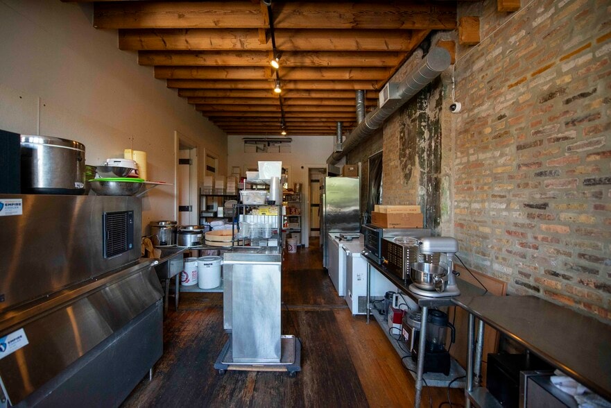 More Photos Of 1829 W Chicago Ave, Chicago Storefront Retail Residential For Lease