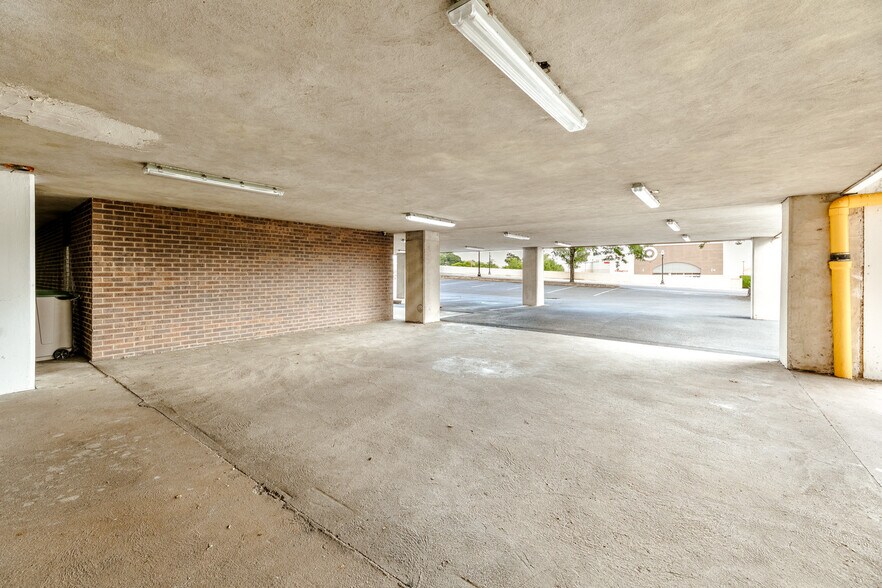 More Photos Of 1494 Old York Rd, Abington Township Medical For Sale