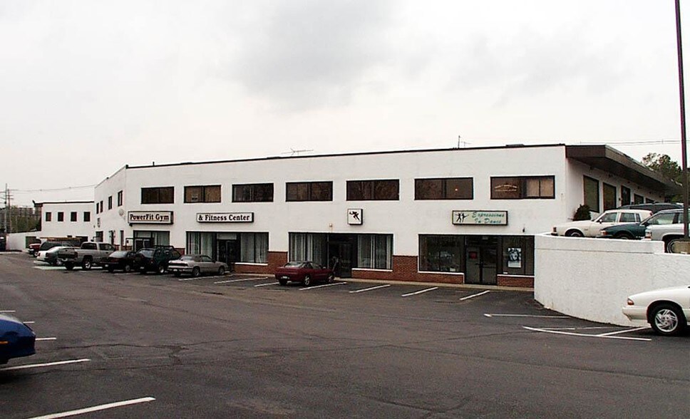 More Photos Of 215 Newbury St, Peabody Storefront Retail Office For Lease