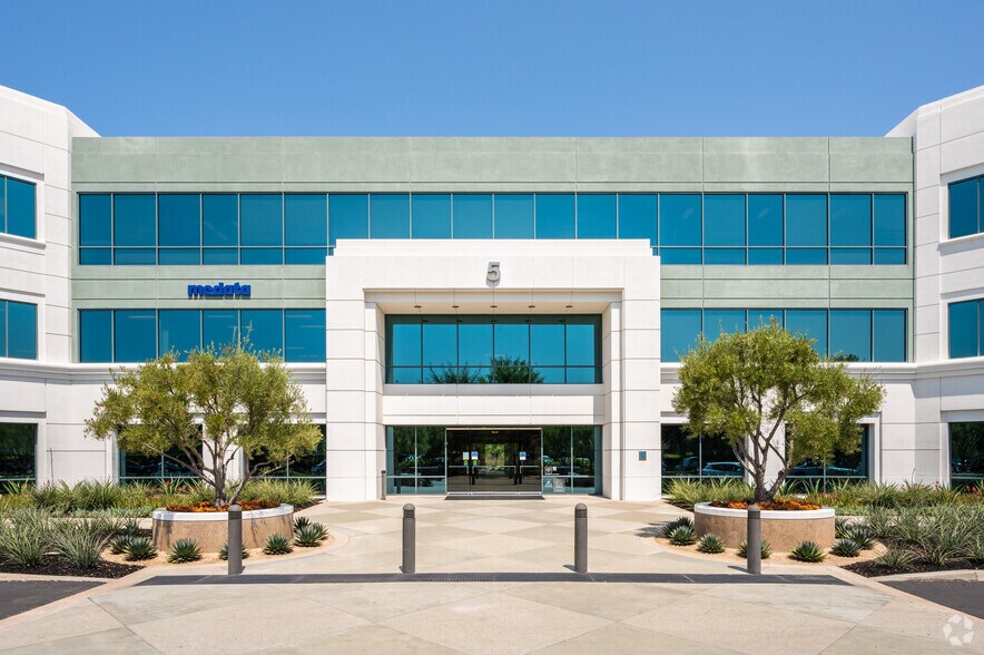 More Photos Of 5 Peters Canyon Rd, Irvine Office For Lease