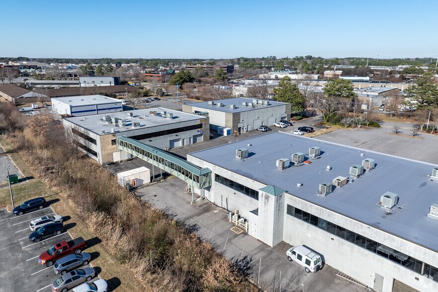 More Photos Of 831 Seahawk Cir, Virginia Beach Office For Lease