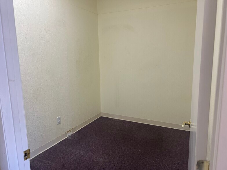 More Photos Of 4740-4780 US Highway 19, New Port Richey Unknown For Lease