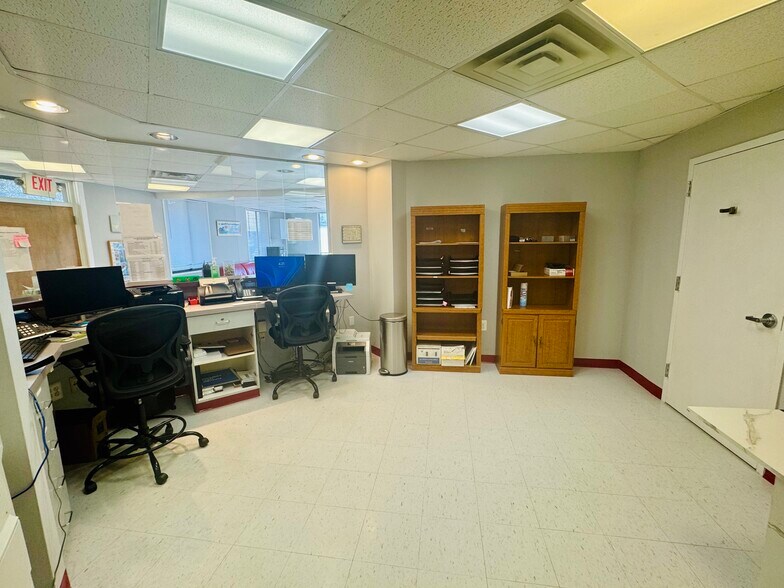 More Photos Of 12604-12606 Lake Ridge Dr, Woodbridge Medical For Sale