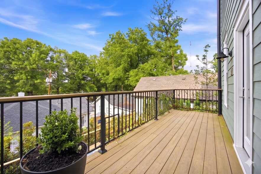 More Photos Of 574 East Ave NE, Atlanta Specialty For Sale