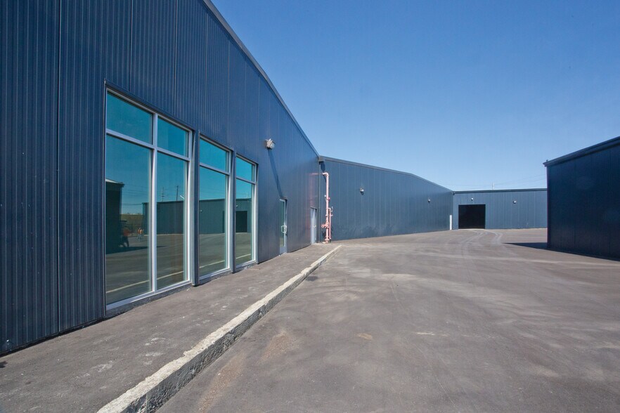 Primary Photo Of 1908-1950 Innes Ave, San Francisco Distribution For Sale