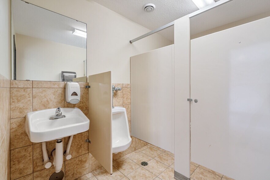 More Photos Of 3700 11th Pl NE, Austin Lodge Meeting Hall For Sale