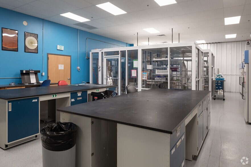 More Photos Of 3985 S Lincoln Ave, Loveland Research And Development For Lease