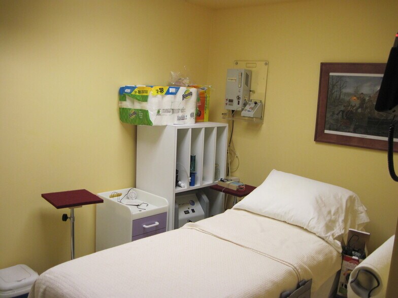 More Photos Of 50 Hempstead Ave, Lynbrook Medical For Sale