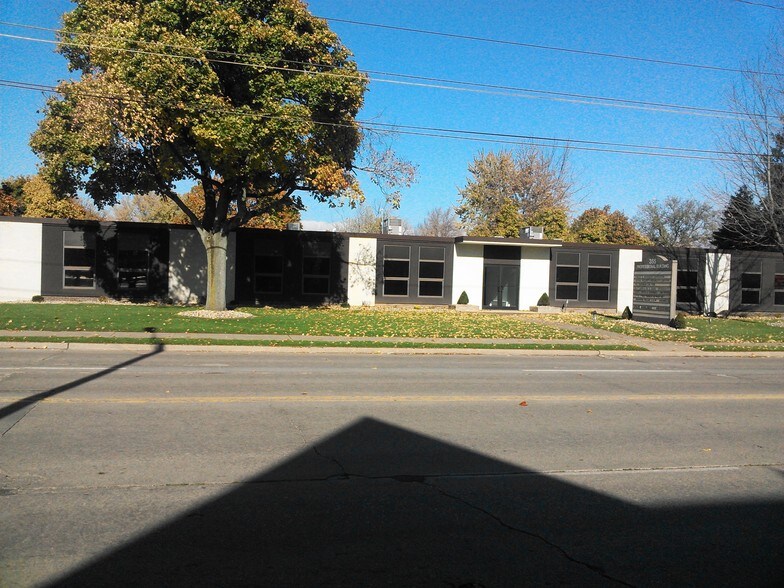 More Photos Of 355 W Prospect Rd, Ashtabula Medical For Sale