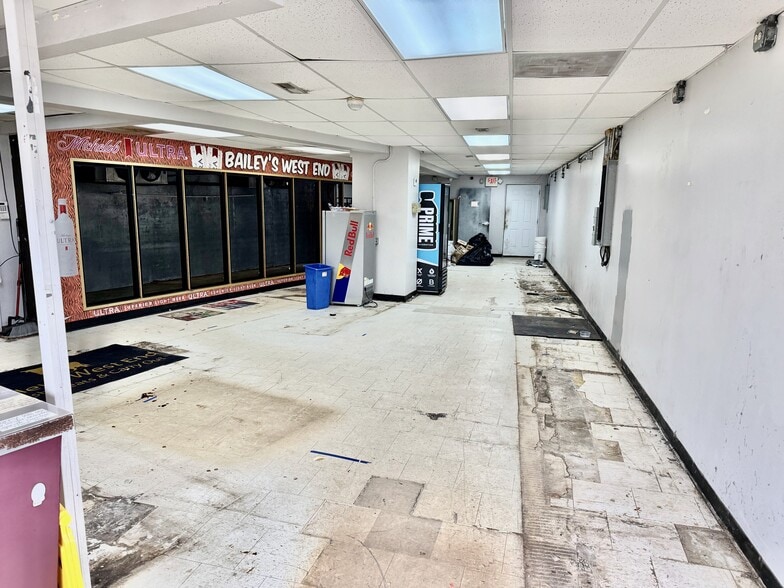 More Photos Of 209 17th St SW, Massillon General Retail For Sale