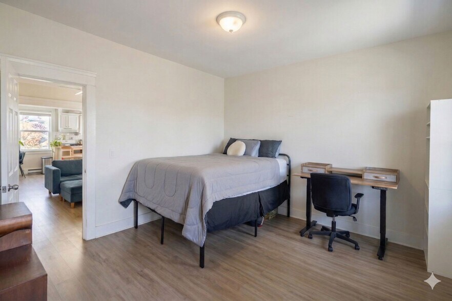 More Photos Of 2822 S La Salle Ave, Los Angeles Apartments For Sale