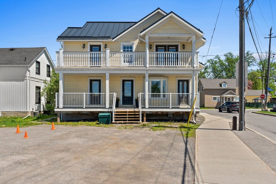 More Photos Of 5550 Manotick Main St, Ottawa Office Residential For Sale
