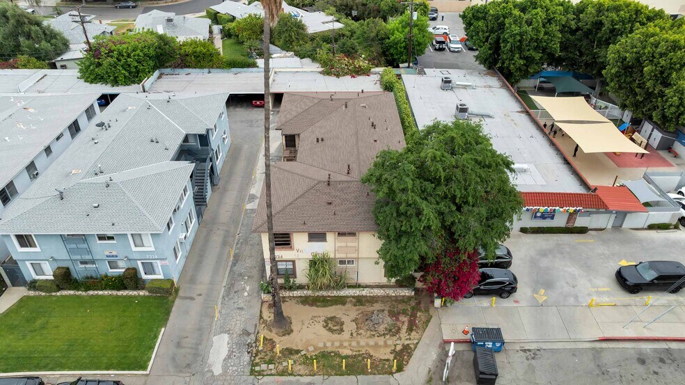 More Photos Of 7224 Hazeltine Ave, Van Nuys Apartments For Sale