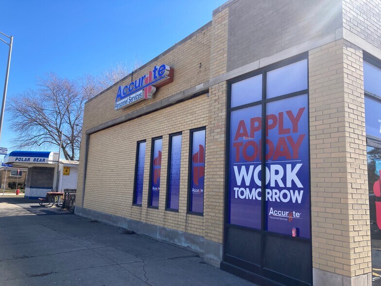 More Photos Of 7907 W Cermak Rd, North Riverside General Retail For Sale