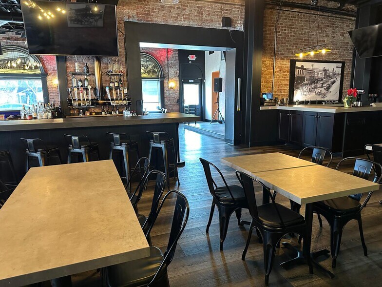 More Photos Of 201 N Citrus Ave, Covina Restaurant For Lease