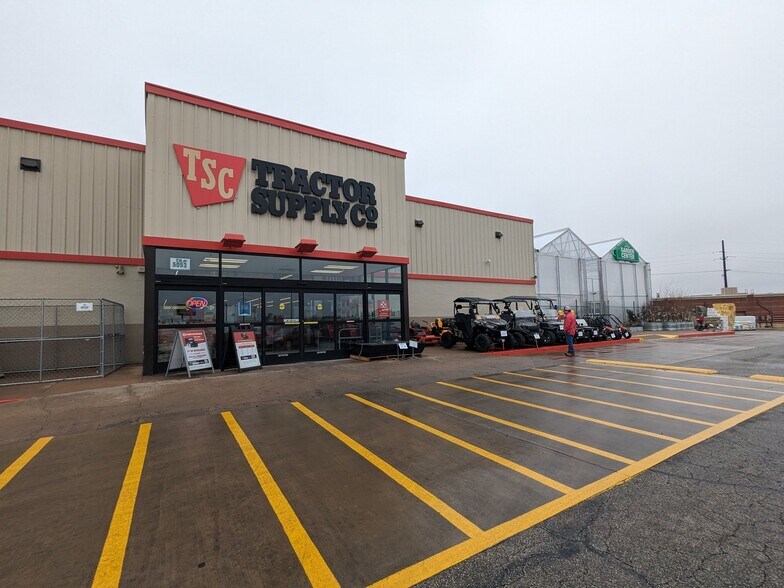 More Photos Of 2901 Southwest Blvd, San Angelo Unknown For Lease