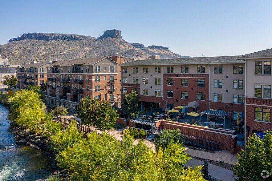 More Photos Of 1027 Washington Ave, Golden Apartments For Lease