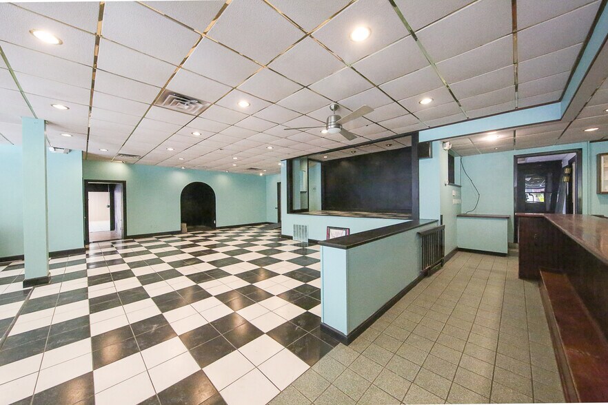 More Photos Of 130-148 Penn Ave, Salem Storefront Retail Office For Sale