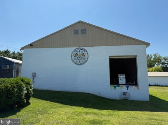 More Photos Of 4 Mill Rd, Myerstown Warehouse For Lease