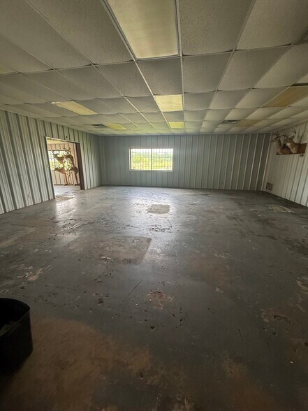 More Photos Of 542-544 Chestnut St, Skiatook Warehouse For Lease