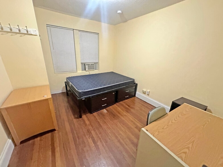 More Photos Of 1526-1528 Broad St, Hartford Apartments For Sale