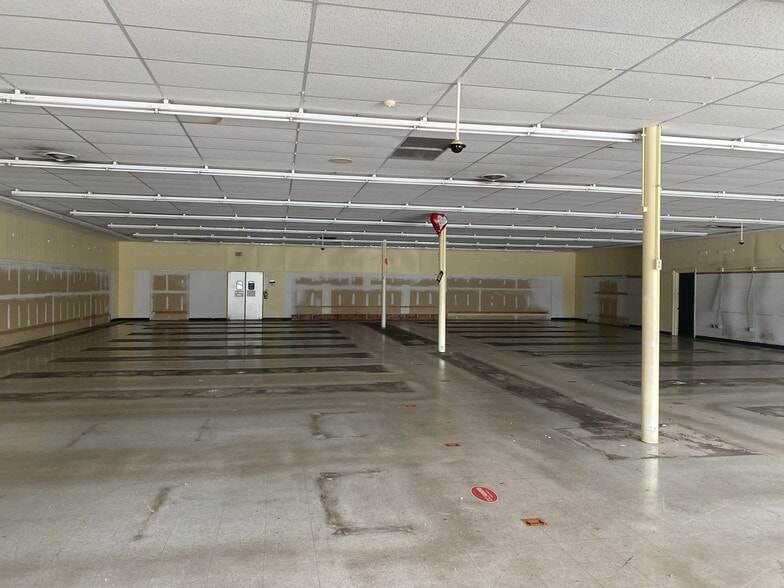 More Photos Of 1510 9th St, Tell City Freestanding For Sale