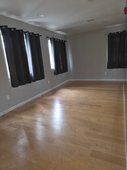 More Photos Of 614 Pompton Ave, Cedar Grove Freestanding For Sale