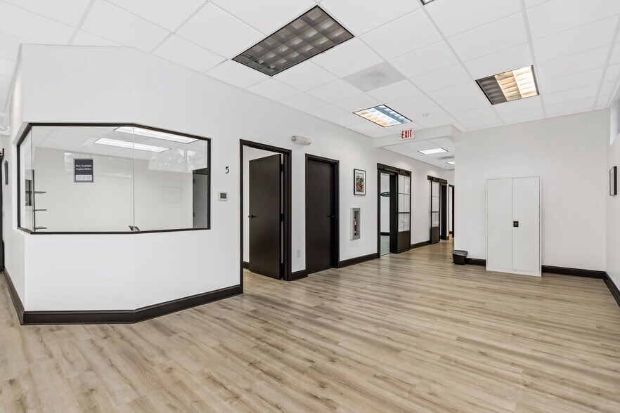 More Photos Of 18311 N US Highway 41, Lutz Medical For Sale