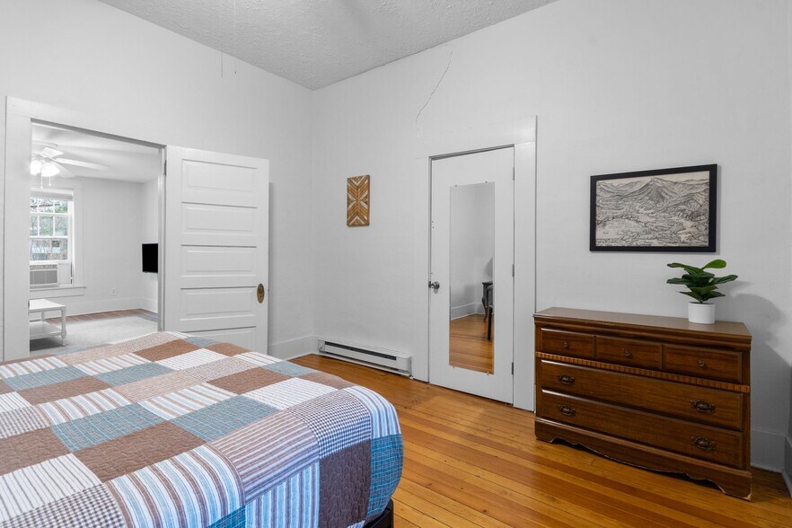 More Photos Of 33 Vance Ave, Black Mountain Apartments For Sale