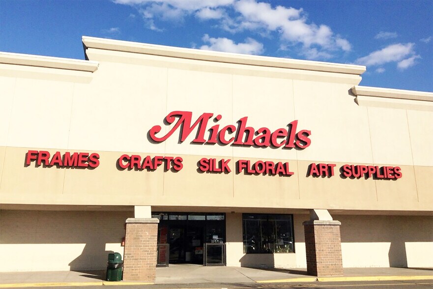 More Photos Of 2671 S Macarthur Dr, Alexandria Unknown For Lease