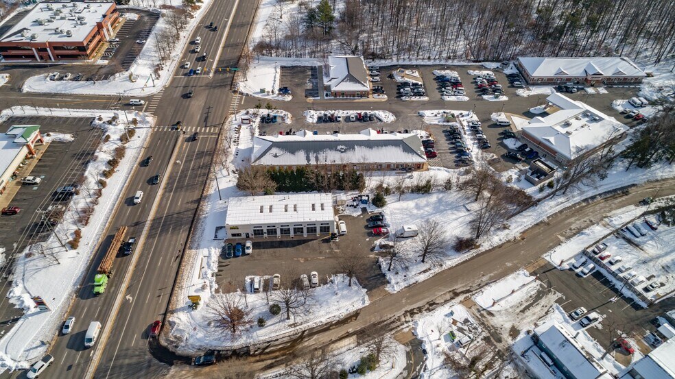 More Photos Of 9 Dorothy Ln, Stafford Auto Repair For Sale