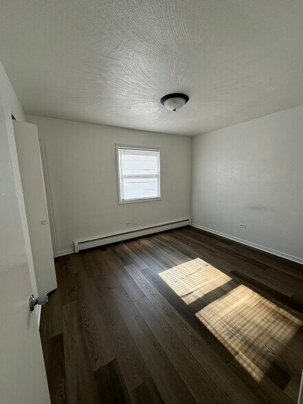 More Photos Of 101 Nicholson St, Joliet Apartments For Sale