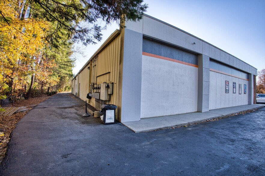 More Photos Of 860 Heckle Blvd, Rock Hill Unknown For Lease