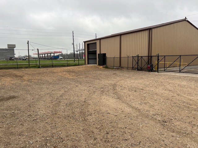 More Photos Of 10011 - B FM 521 Rd, Rosharon Manufacturing For Lease