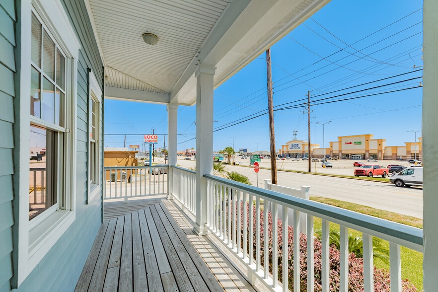 More Photos Of 6402 Stewart Rd, Galveston Office For Sale