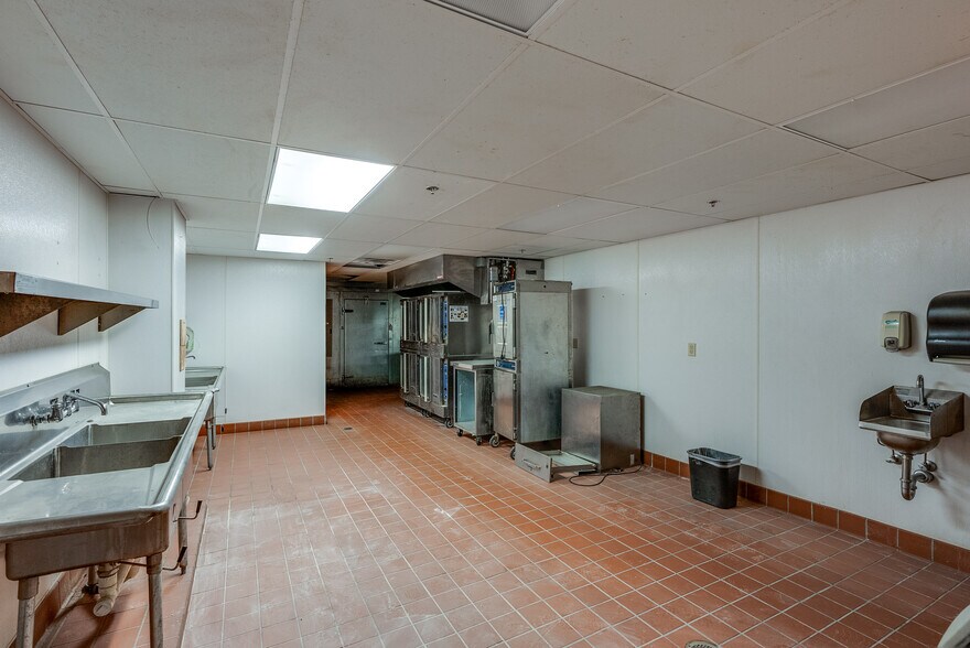 More Photos Of 222 S Main St, Akron Office For Sale