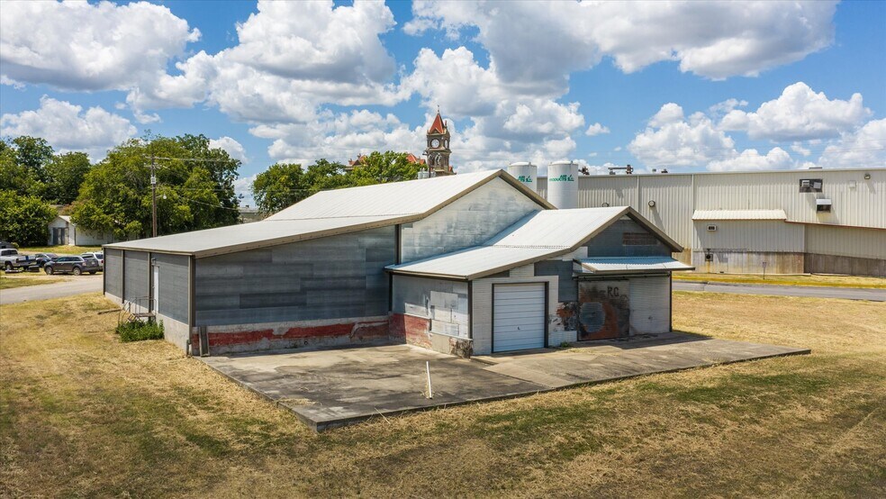 More Photos Of 301 S Main, Meridian Industrial For Sale