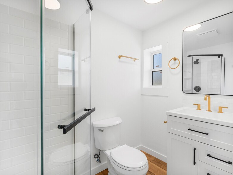 More Photos Of 525 SW 4th Ave, Canby Apartments For Sale