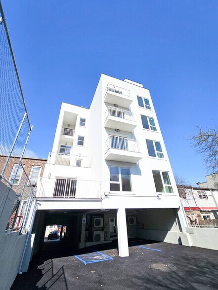 More Photos Of 686 Eagle Ave, Bronx Apartments For Sale