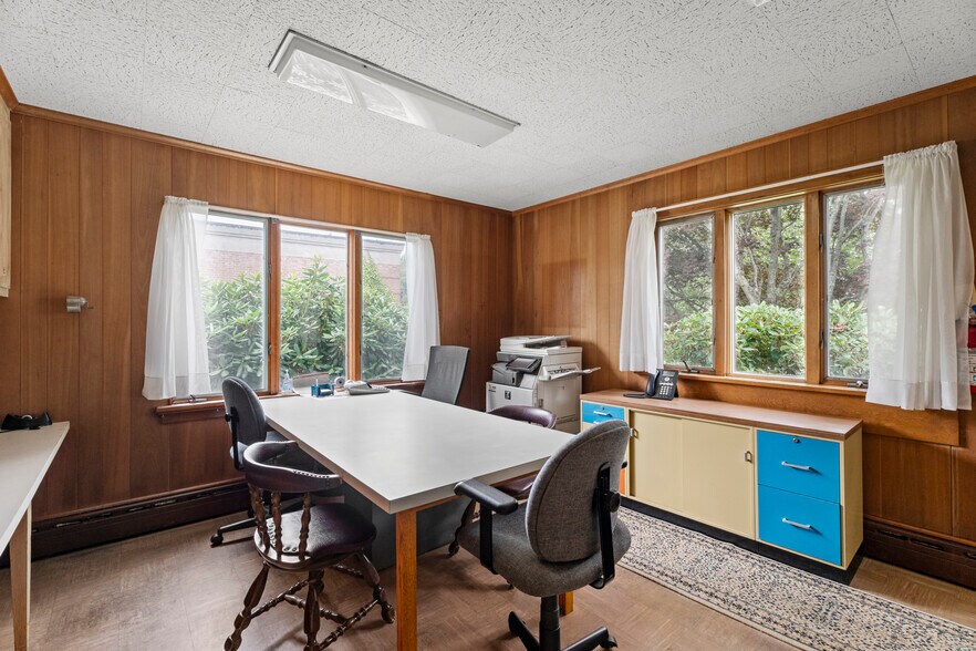 More Photos Of 32 E Main St, Mystic Office For Sale