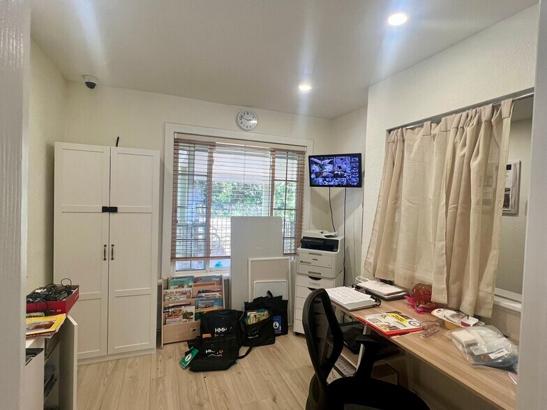 More Photos Of 2455 Ark Academy Ct, Sanford Office For Sale