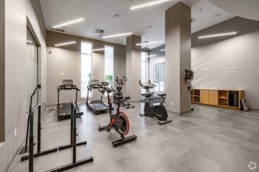 More Photos Of 300 Pl Charles-Le Moyne, Longueuil Apartments For Lease