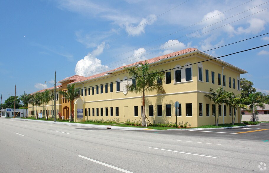 More Photos Of 134 S Dixie Hwy, Hallandale Beach Office For Lease