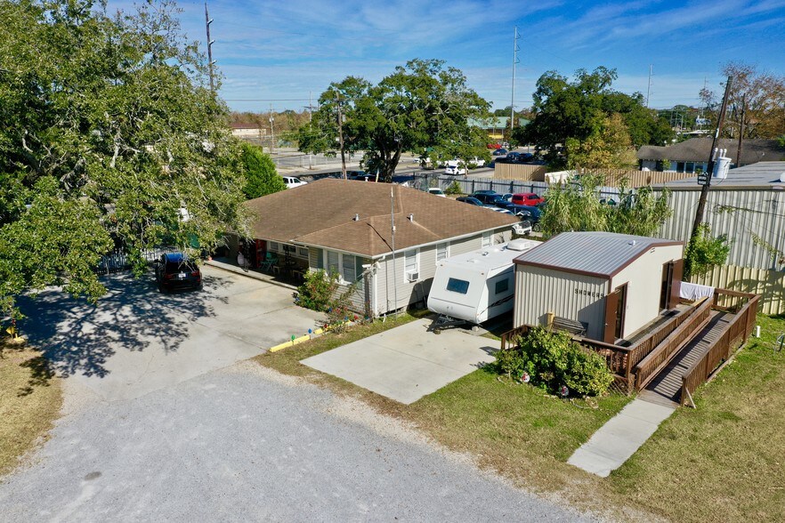 7500 Chef Menteur Hwy, New Orleans, LA 70126 Manufactured Housing